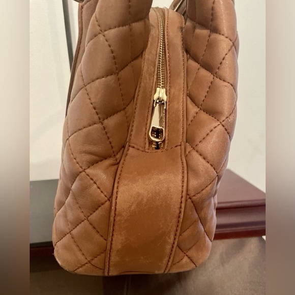 Talbots Tan Napa Leather Tortoise Trim Quilted Handbag Classic
Retail $219.99 - Picture 11 of 16